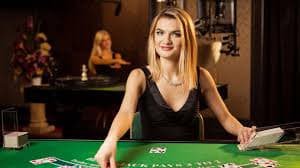 Bangladesh adult user reviewing online slot themes on bb44bd by mobile